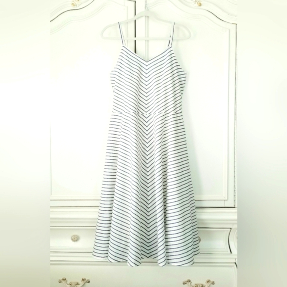 L.L. Bean Signature Blue Stripe Fit Flare Sleeveless Lined Midi Dress Womans 12